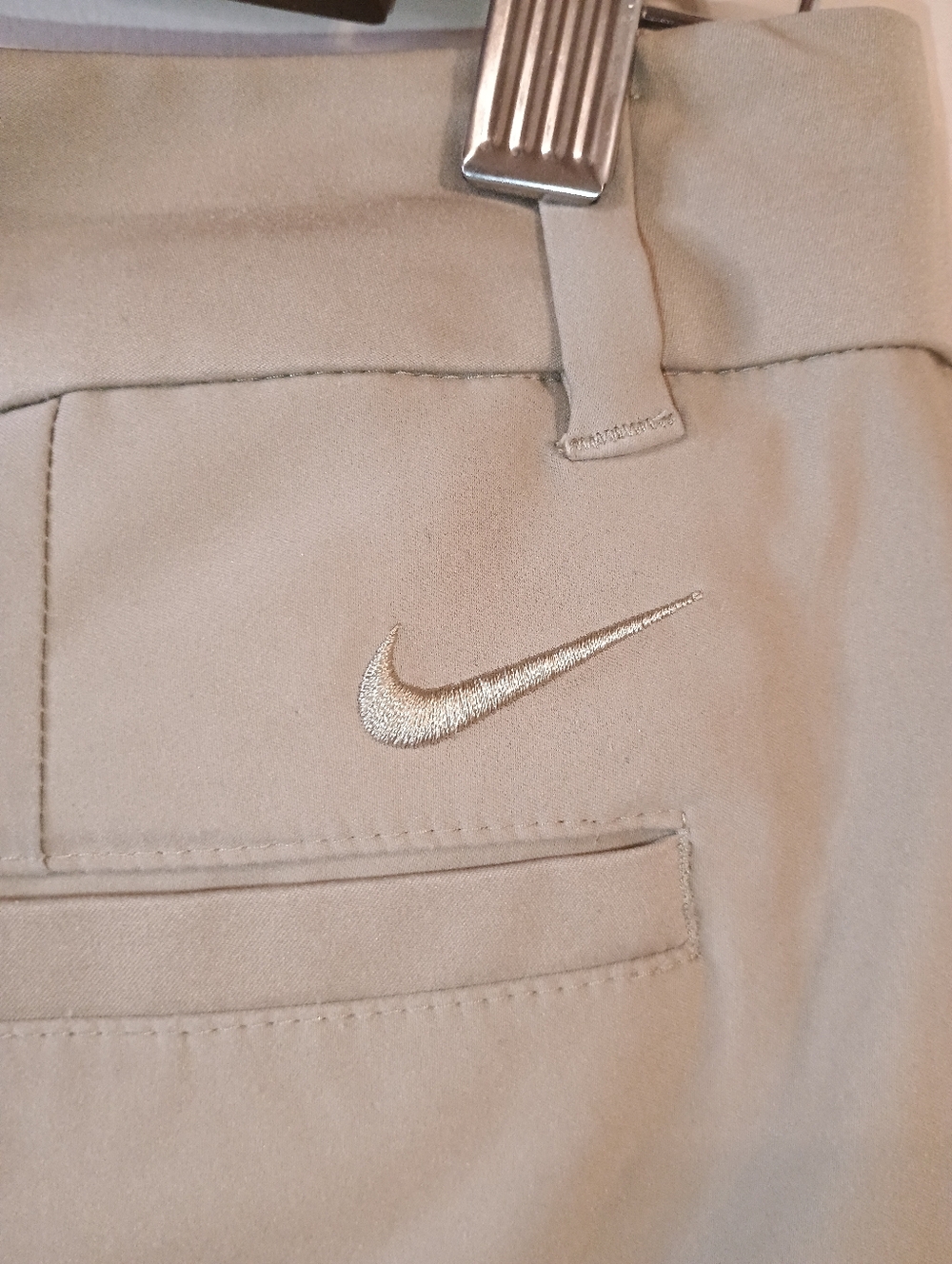 Nike Dri Fit  Women's Khaki Stretch GOLF Shorts - Picture 2 of 6
